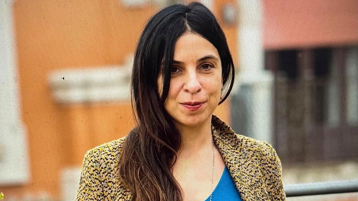 Antonella Lattanzi con il romanzo Chiara alla Biblioteca OgniBene