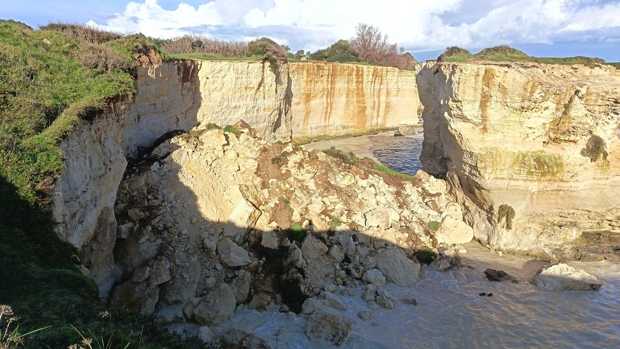 Crollo Arco dei Faraglioni di Sant’Andrea 