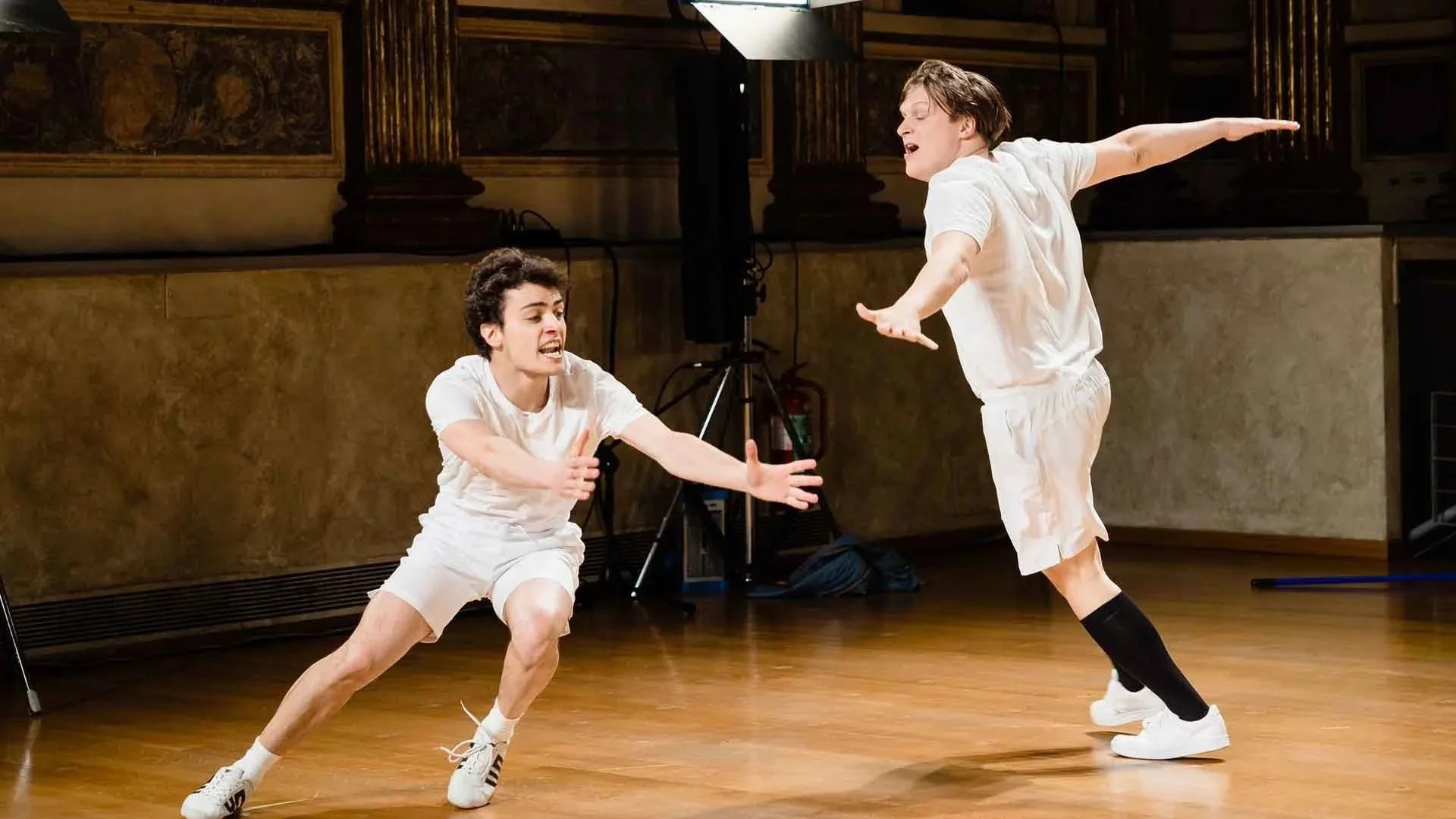 Posti esauriti per Mario Perrotta con Nel blu - Avere tra le braccia tanta felicità per la stagione