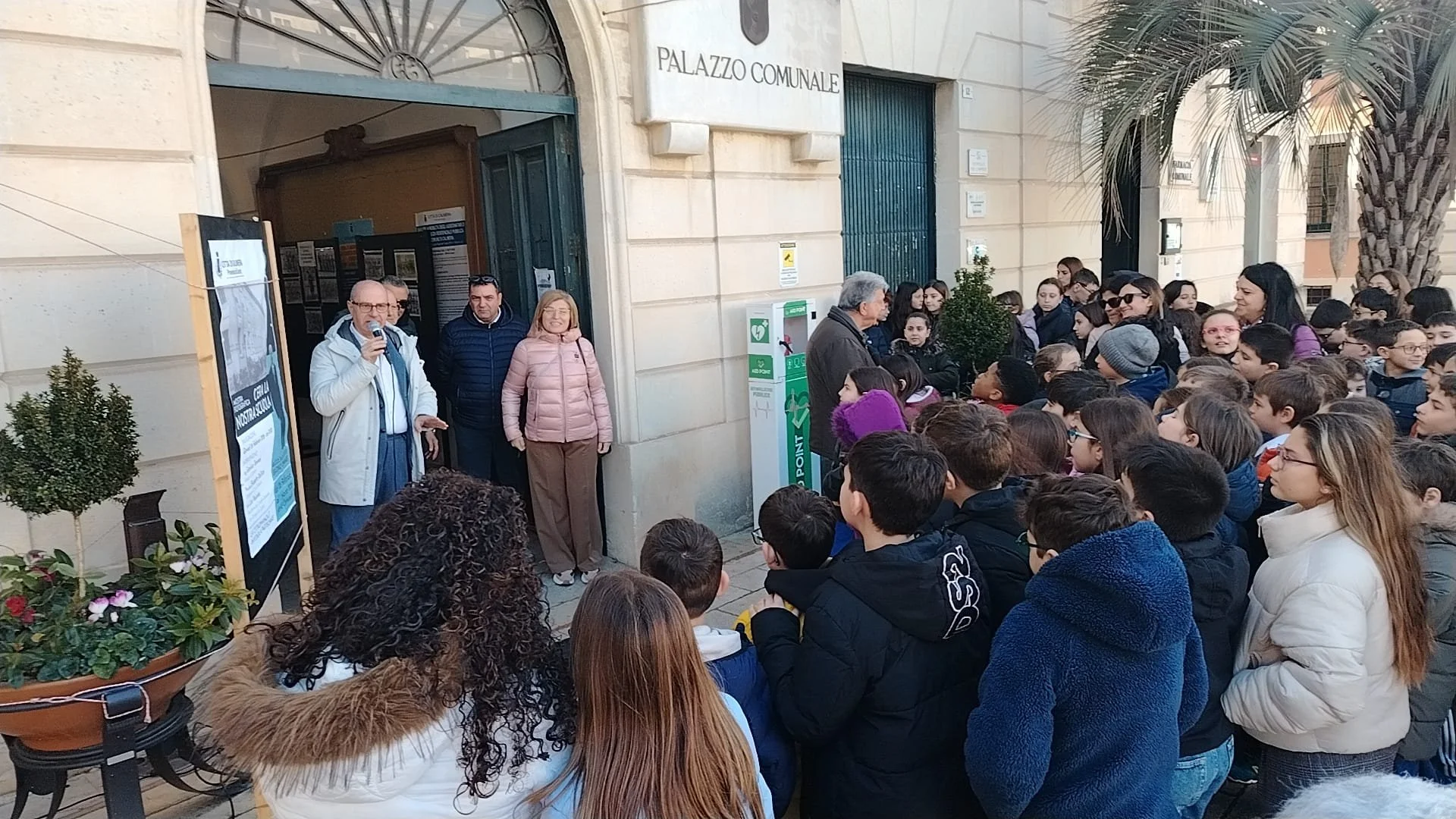 Il cuore di Calimera tra i banchi: quel filo sottile che lega passato e futuro