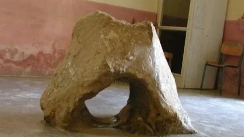 VIAGGIO NEL PASSATO: LA STORIA SCOLPITA NELLA PIETRA