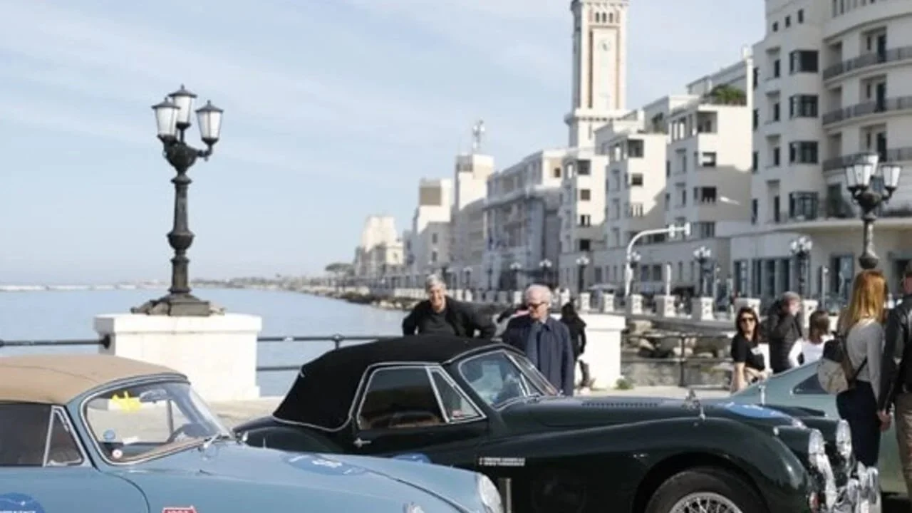 1000 Miglia Experience" fa tappa a Lecce