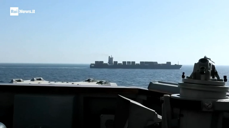 Gli USA sequestrano una nave iraniana, Teheran promette vendetta