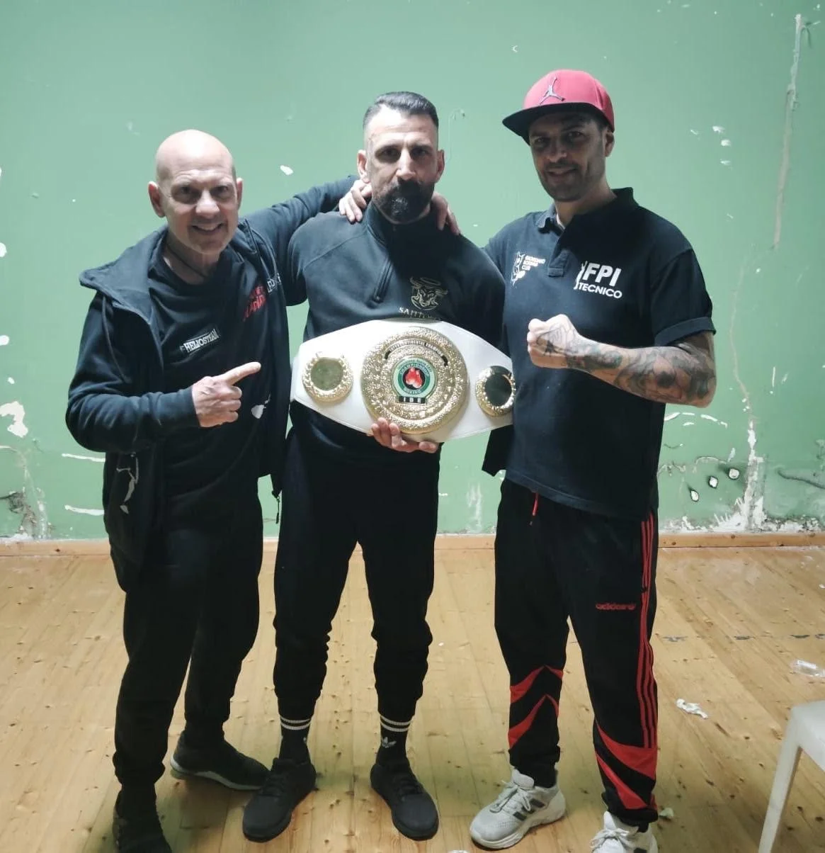 ANTONIO SANTORO NELLA STORIA DEL PUGILATO LECCESE. METTE KO BZOWOSKI E SI PRENDE IL TITOLO INTERCONTINENTALE IBE