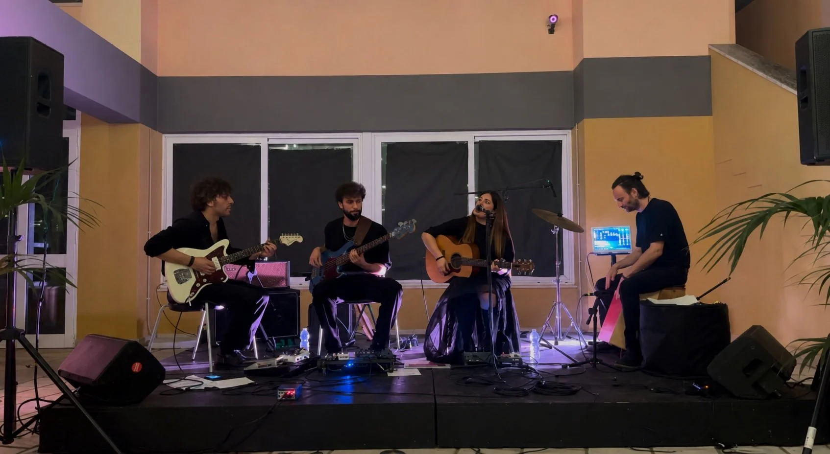 VENERDÌ 10 LUGLIO IL LIVE DI ALASKA NEL CORTILE DELLE OFFICINE CANTELMO DI LECCE