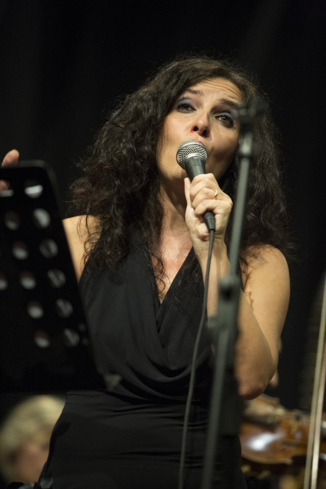 Senza fine. L’universo di Ornella Vanoni con Serena Spedicato e l'Orchestra Sinfonica di Lecce e del Salento nel Chiostro dei Teatini