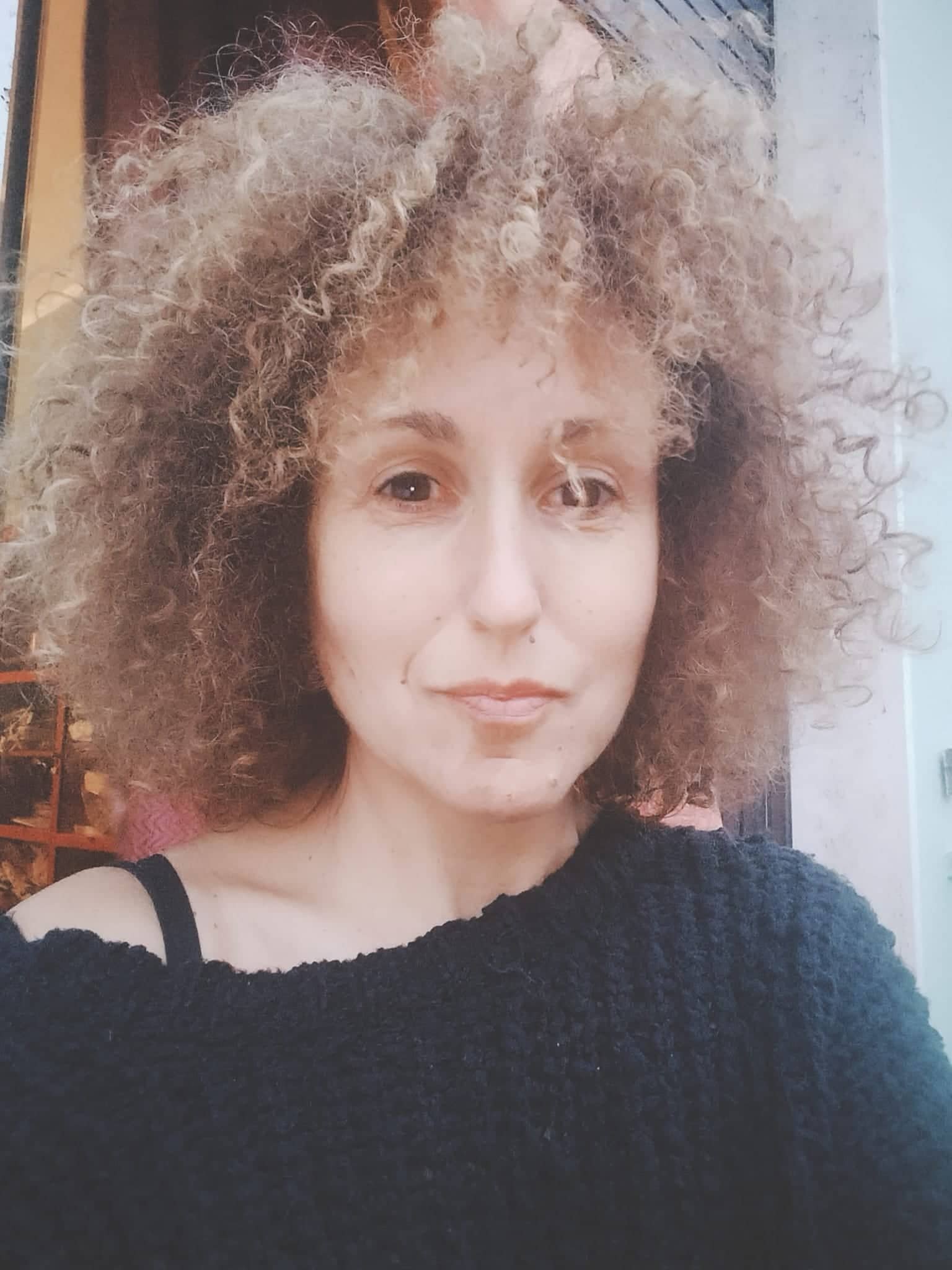 Prima in Puglia DOMANI per la poetessa Antonella Rizzo alla rassegna 𝐑𝐮𝐦𝐨𝐫𝐞 - 𝐯𝐨𝐜𝐢, 𝐚𝐫𝐭𝐞, 𝐜𝐮𝐥𝐭𝐮𝐫𝐞 𝐢𝐧 𝐦𝐨𝐯𝐢𝐦𝐞𝐧𝐭𝐨