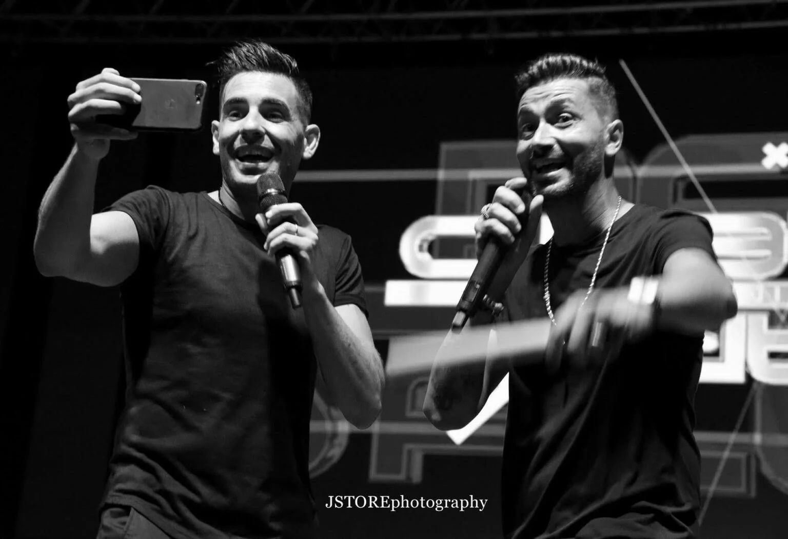 “Party Salento Show Live” in piazza a Montemesola con Mauro Stiky, Massimo Manca e Street Angel