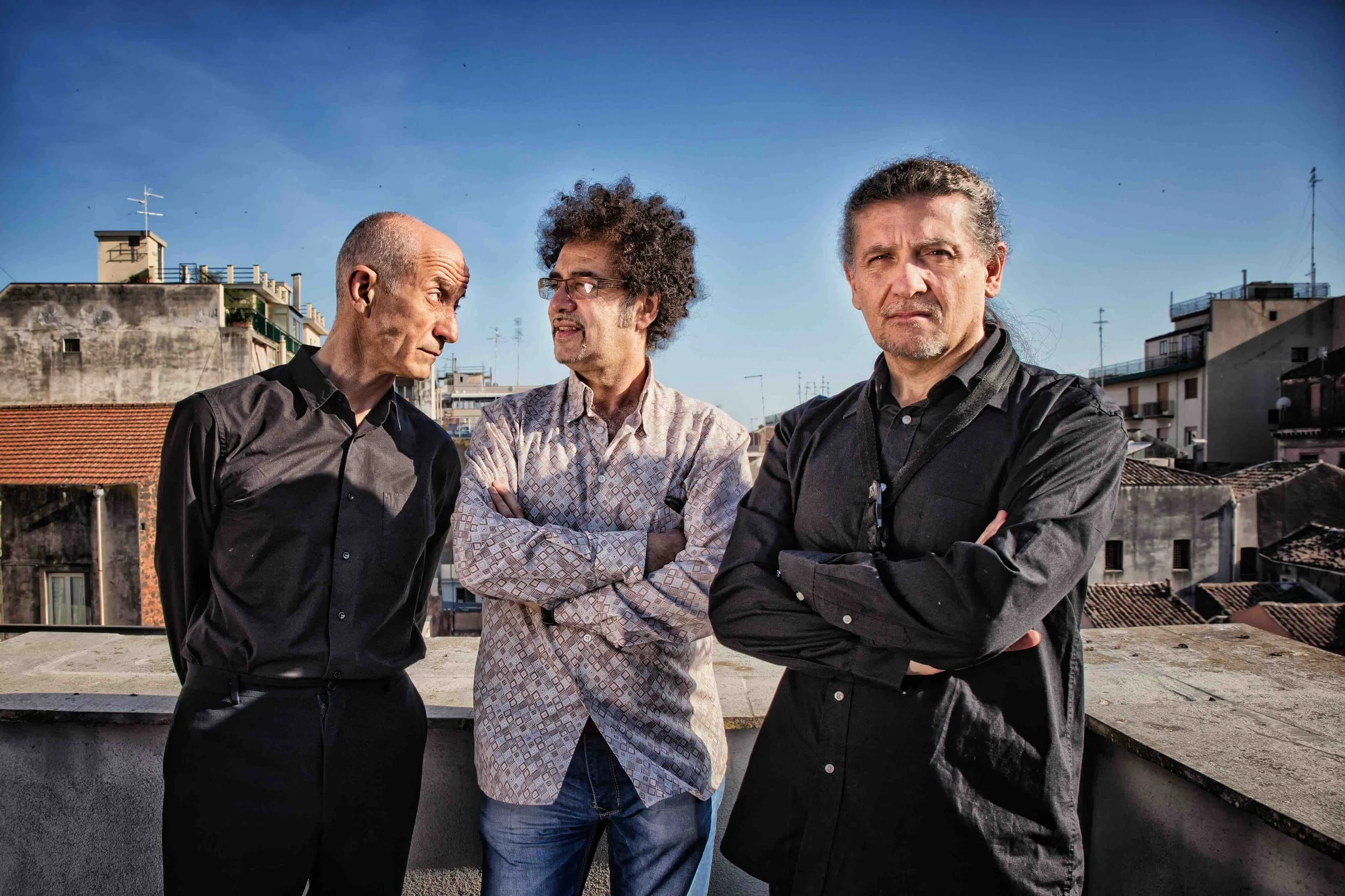 Domani a Galatina Peppe Servillo, Javier Girotto e Natalio Mangalavite ne “L’anno che verrà” – Canzoni di Lucio Dalla, per la XXVI ed. del FESTIVAL I CONCERTI DEL CHIOSTRO