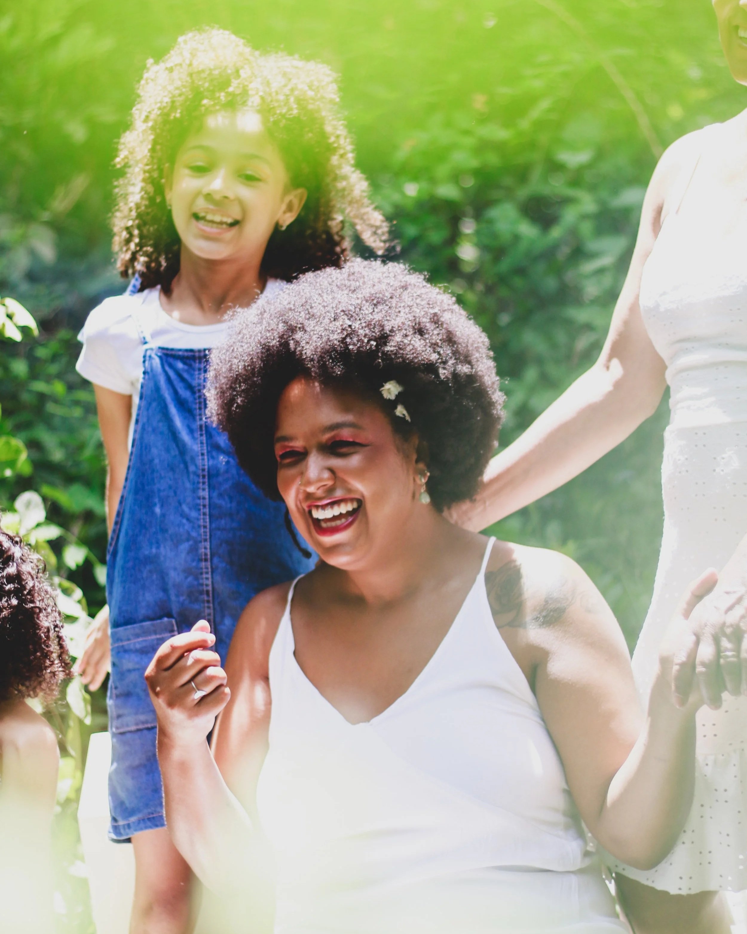 UMA DELAS
Julia Zulian | 2022 | Videoclipe, experimental | 5´ | Cor | Brasil | Português

MENÇÃO HONROSA
2024. WideScreen Film & Music Video Festival – Toronto, Canadá.
2023. FilmHaus – Berlim, Alemanha.

SELEÇÃO OFICIAL
2025. Festival de Cinema de J