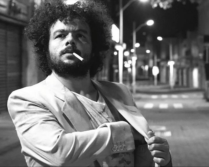 BLACK TIE
Guilherme Sai | 2022 | Drama, suspense | 9´ | P&B | Brasil | Português

PRÊMIAÇÃO
2022. 1º lugar, mostra competitiva, 3º Festival de Curtas-Metragens de Jundiaí – Jundiaí, Brasil.

MENÇÃO HONROSA
2024. Menção honrosa, WideScreen Film & Musi