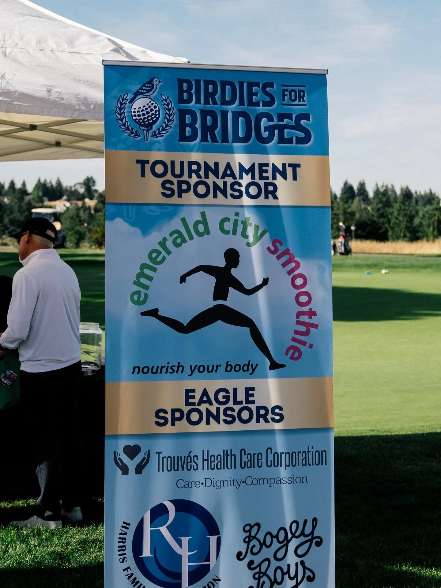 🌟 A huge thank you to Emerald City Smoothie, Chris Brown, and the whole team for sponsoring our 3rd Annual Birdies for Bridges Golf Tournament! ⛳️💚

Your generosity and partnership help us create meaningful opportunities for youth and families in r