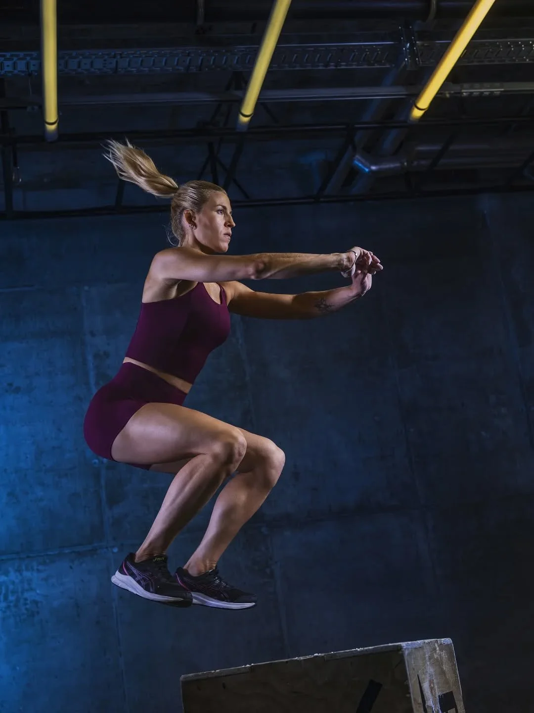 Set a goal that makes you want to jump out of bed in the morning 💪🧘&zwj;♀️🏋

📸 @halayji
Light @sergeproton

#goals #motivation #fitness #sports #training #coach #fitnesstrainer ##fitnesscoach #personalcoach
