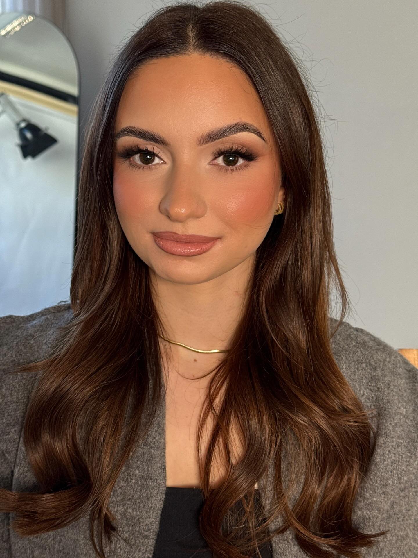 Special event glam for @driita.nasufi 🤍

We created a radiant, sculpted look with soft eyes and flawless skin &mdash; designed to last all evening.

Thank you for your trust ✨
.
.
.
.
#makeupartistbasel #basel #beautymakeup #swissmakeupartist #makeu