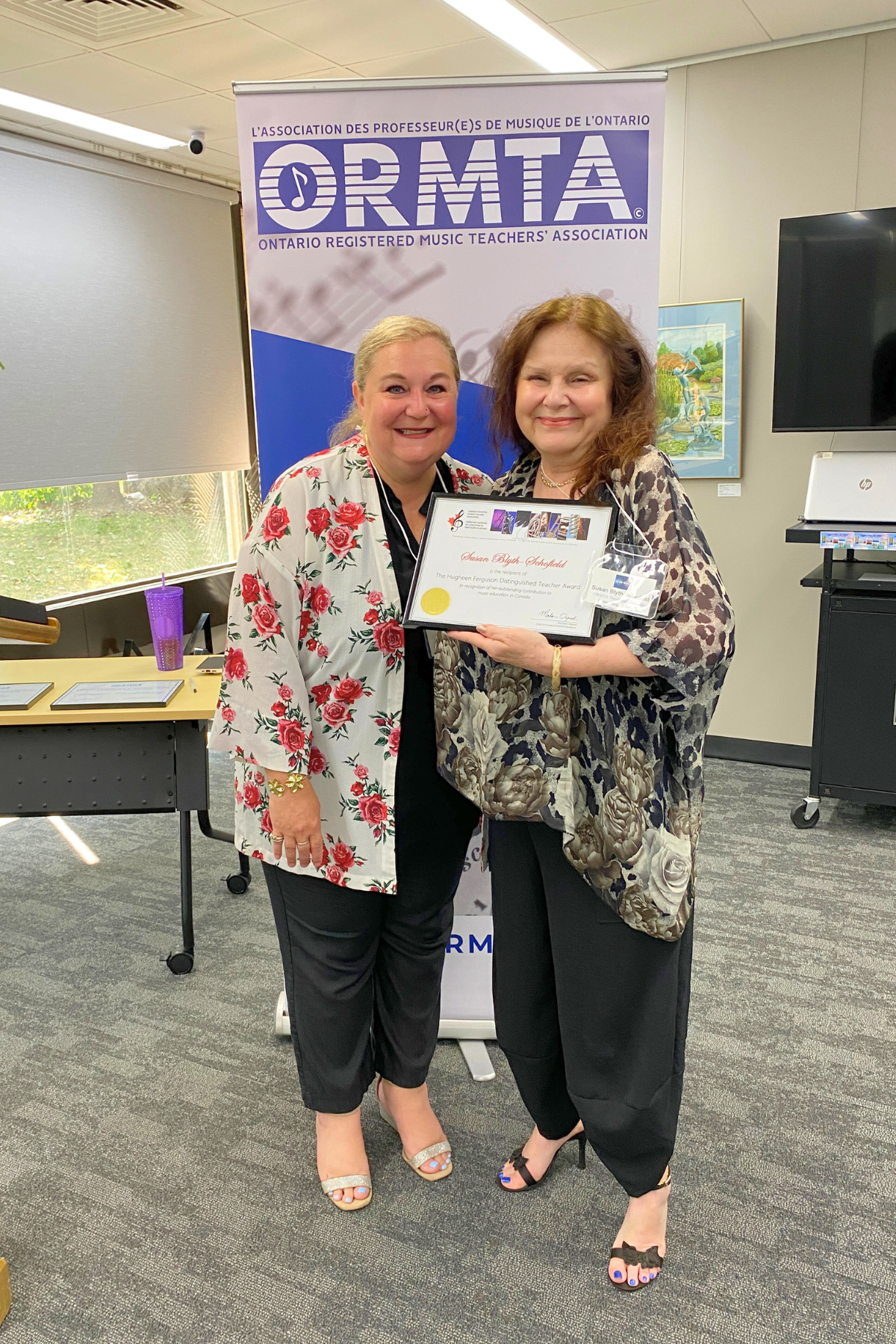 Susan Blyth-Schofield accepts her CFMTA Hugheen Ferguson Distinguished Teacher Award