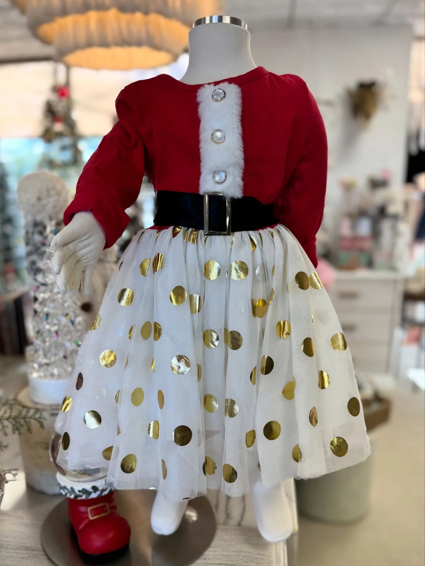 Only two weekends left to shop before the holiday!Enjoy 25% OFF all apparel &amp; jewelry today. From kids&rsquo; clothing to women&rsquo;s wraps, hats, gloves, scarves &amp; jewelry - now&rsquo;s the perfect time to check gifts off your list. Shop t