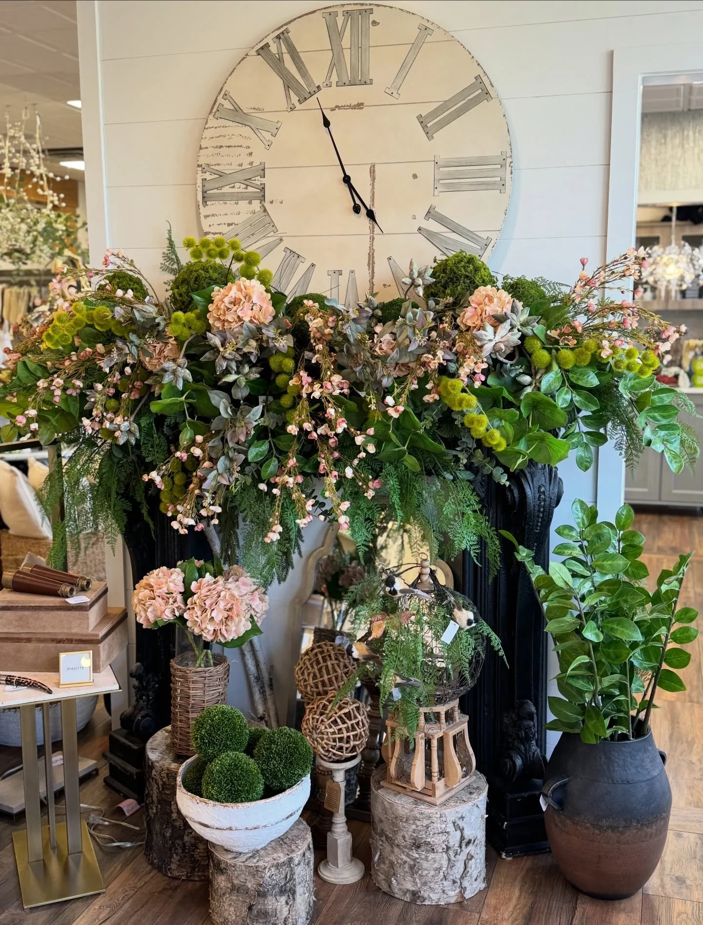Happy Monday! A new week and the perfect time to transition your home for spring. Think lighter textures, fresh greens, and soft florals. We&rsquo;ve got so many new arrivals in the boutique to help you update your space. Shop Monday&ndash;Friday fro