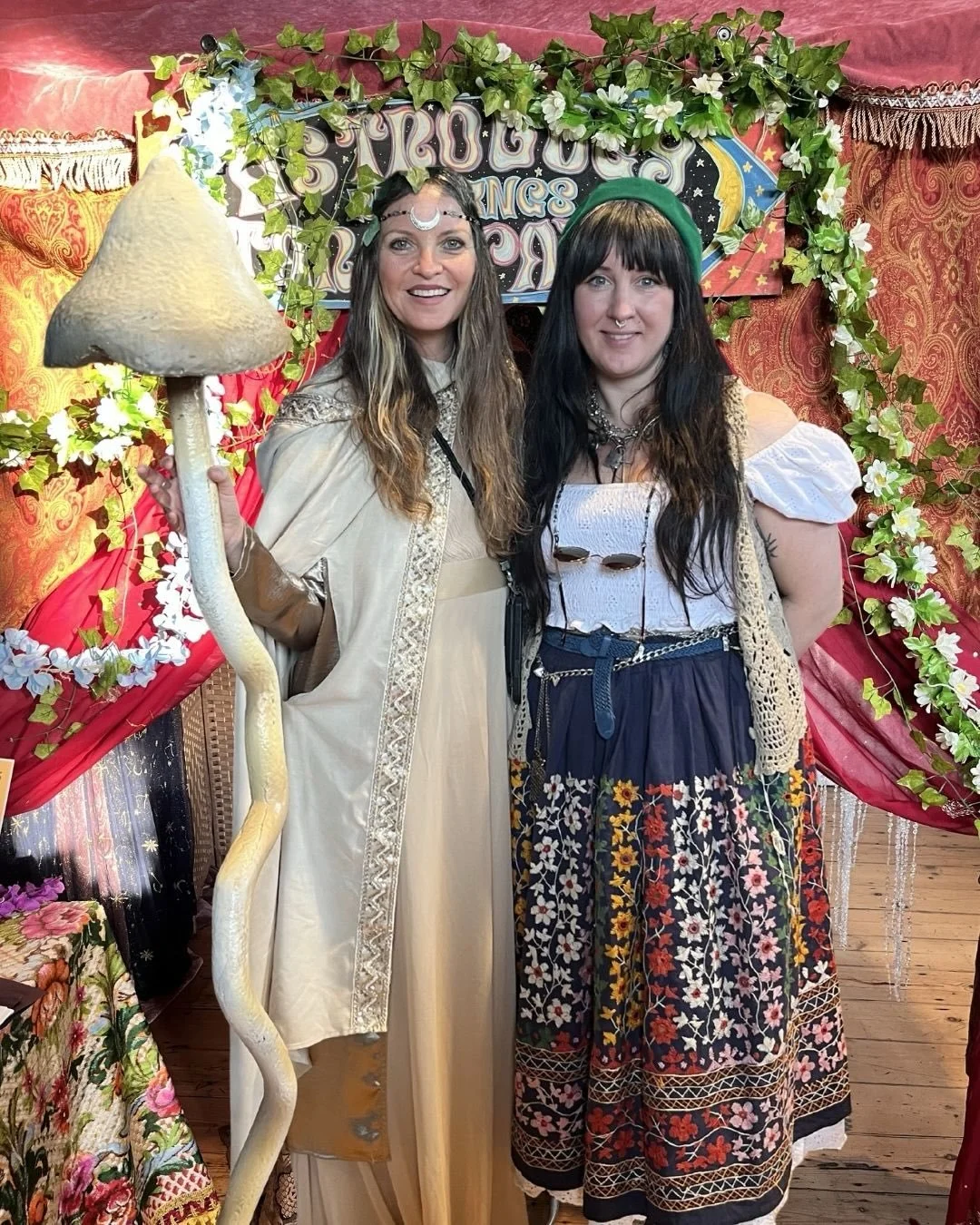 Finally got to connect with the prolific @tree_carr in person at the May day @neoancients event in the Cotswolds uk, this weekend. I absolutely loved meeting you all. So many talented, interesting and delightful folks. 
~
Tree carr and I will both be