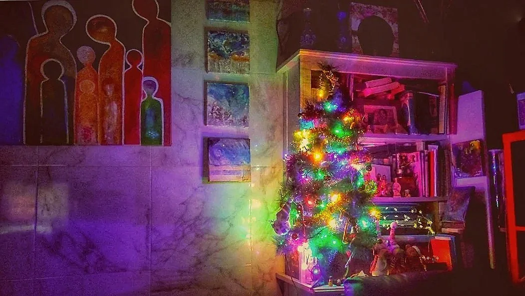 🎄🫂💌 A Trail of Light in Winter