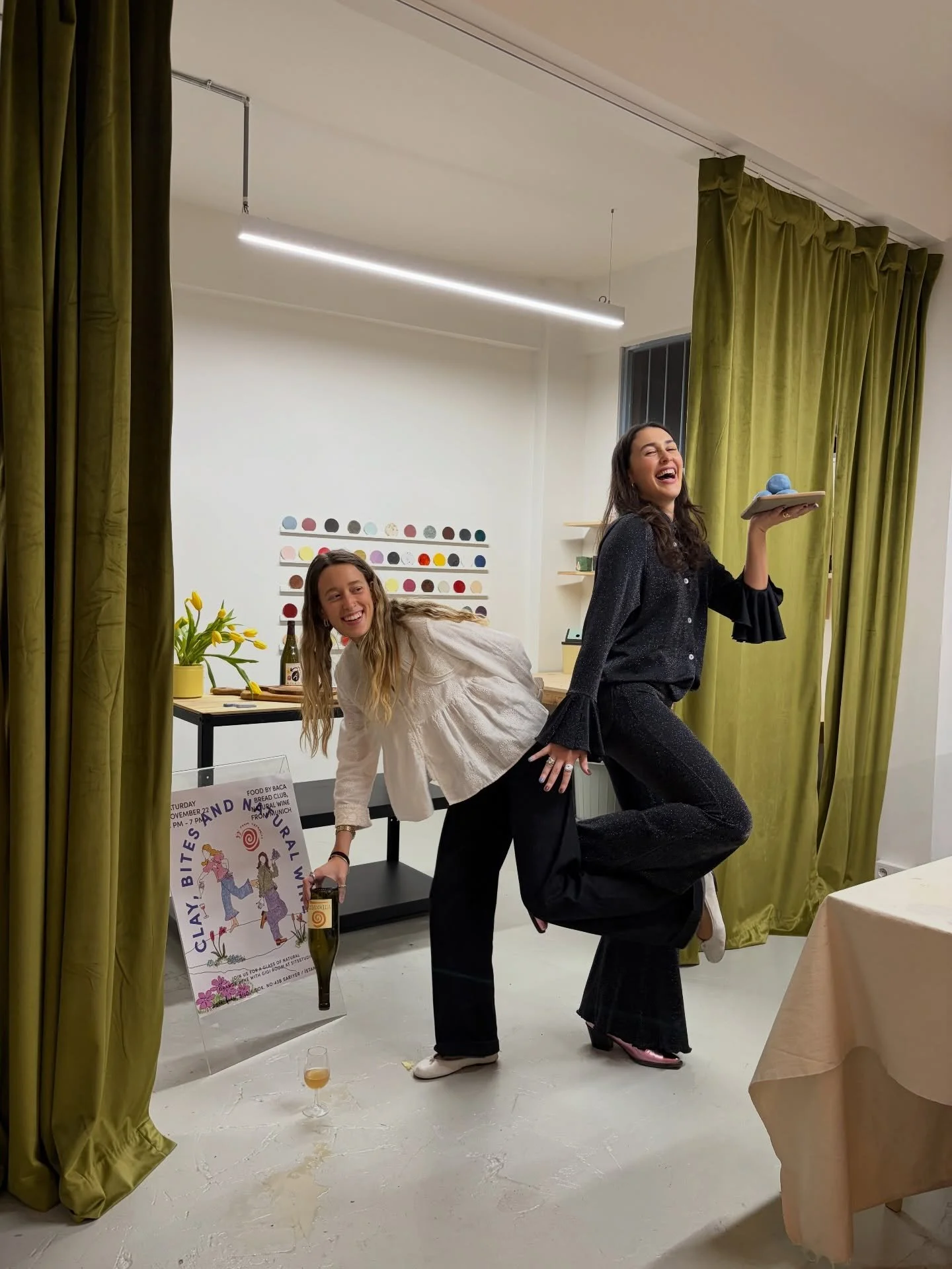 blue clay and orange wine magic in istanbul🧡🧿👩🏻&zwj;🤝&zwj;👩🏼