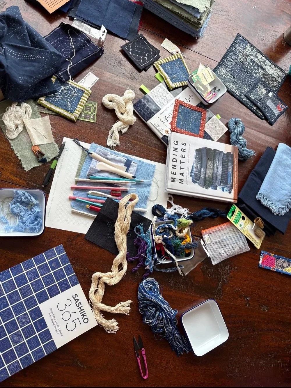 Sashiko Class this Saturday 2/21, 10am-12pm, sign up through the link in our bio. This is one of our most popular classes for good reason! Elizabeth Martin, of Tiny Art Garage, will give you an introduction to Sashiko stitching, and help you learn ho