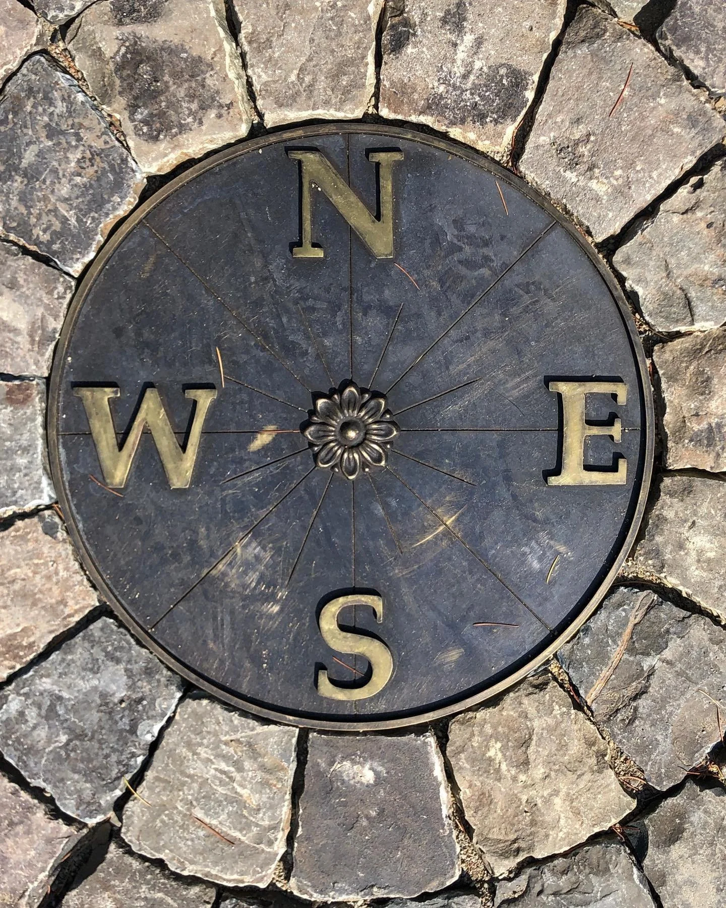 Custom Cobblestone Driveway
.
.
.
#driveway #cobblestone #landscape #landscapedesign #architecture #paving