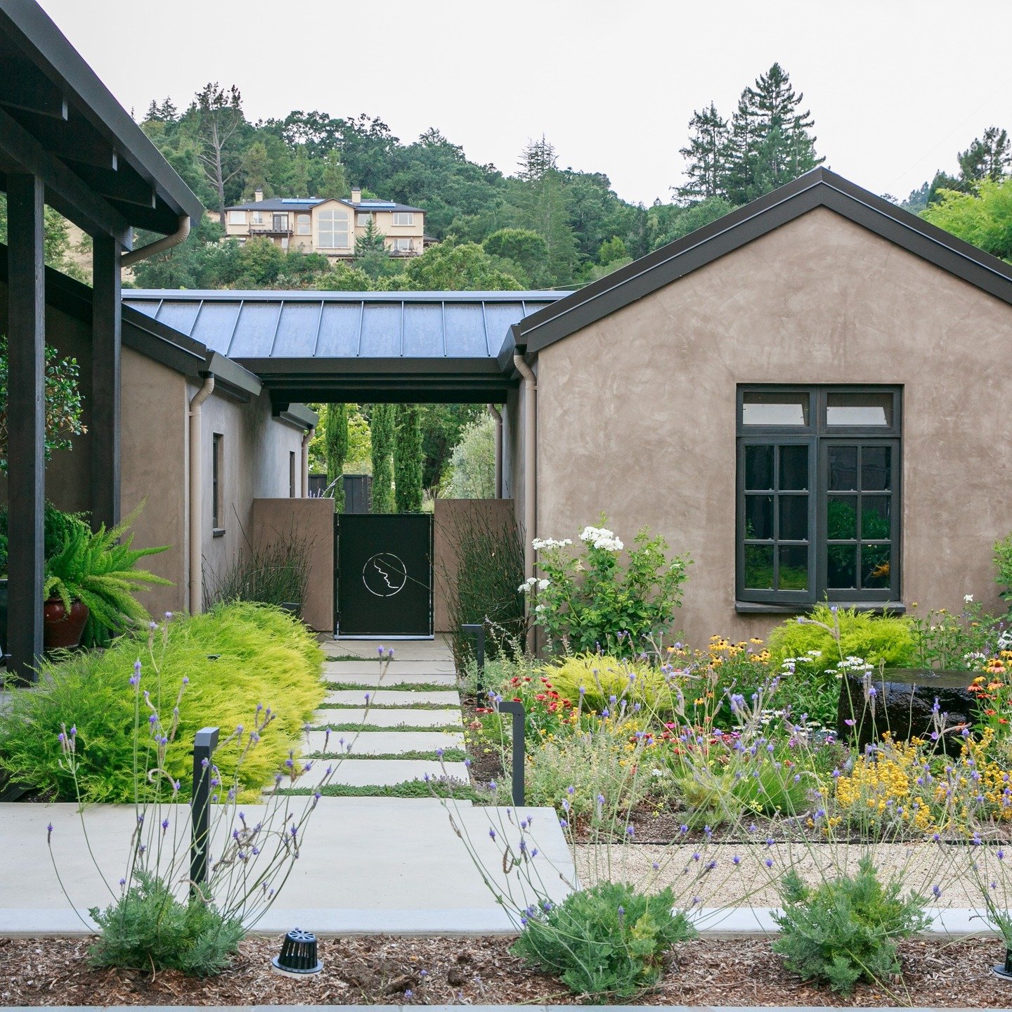 In honor of award season, we have nominated our 'Happy Valley' Project to share with LUXE Red Awards. Easy click in Bio for you! 

#award #awardwinning #landscapearchitecture #BeREDWithLUXE #landscapedesign #landscapelover #luxe #outdoorliving #bayar