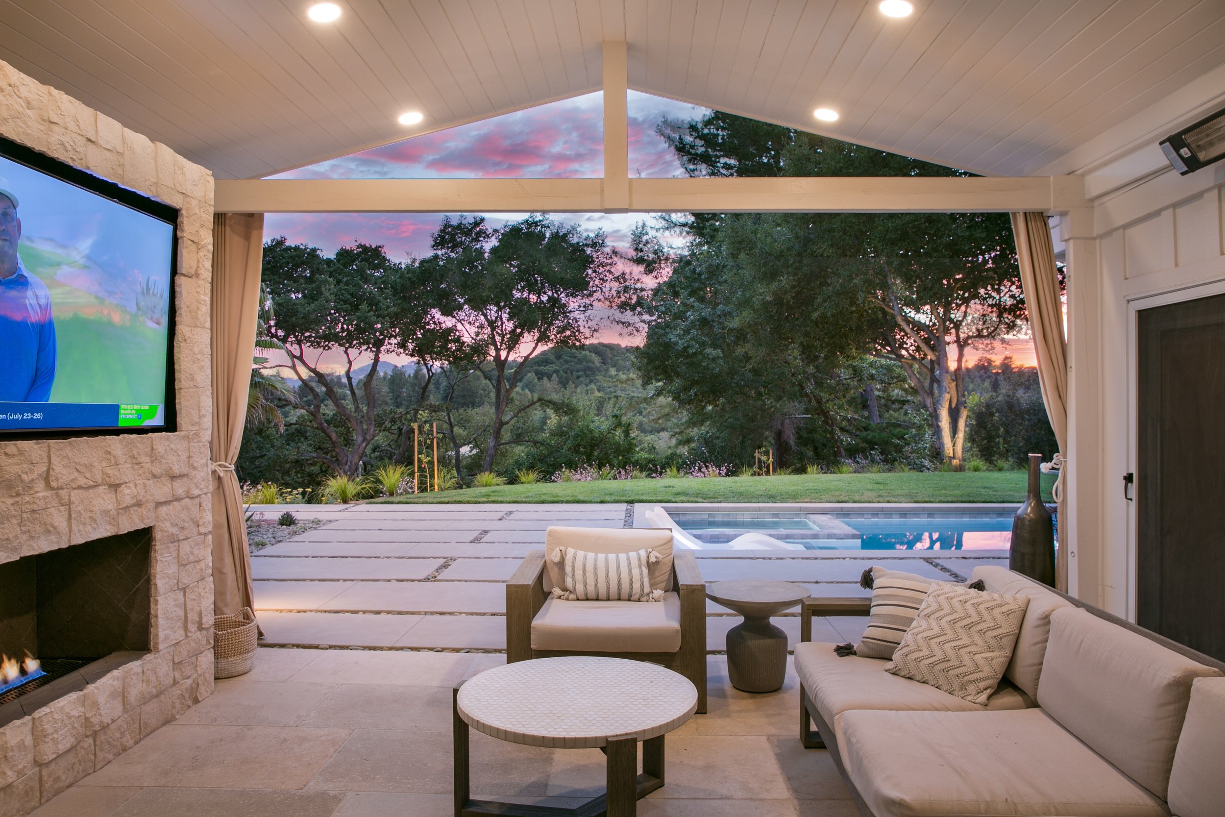 envision-landscape-design-outdoor-living-pool-east-bay1.jpg