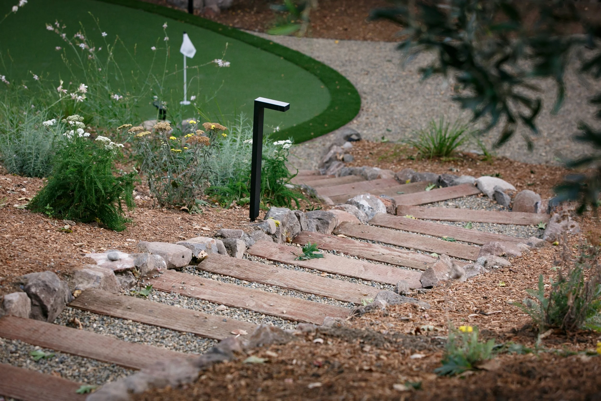 envision-landscape-design-outdoor-living-pool-east-bay7.jpg