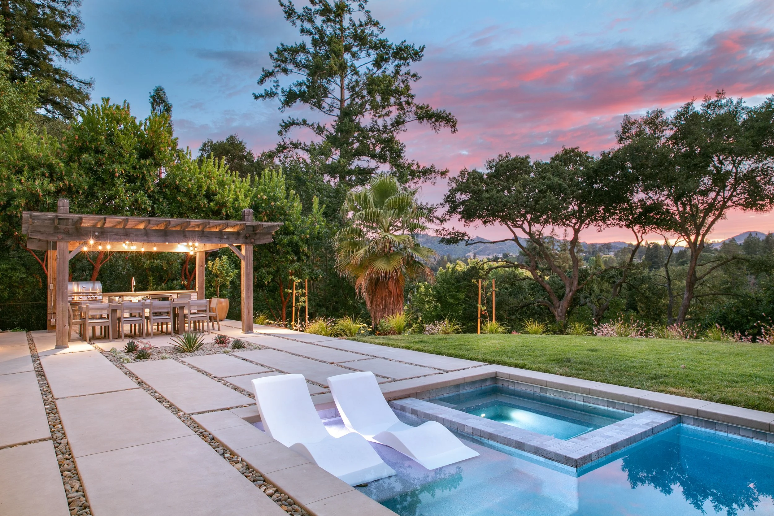 envision-landscape-design-outdoor-living-pool-east-bay2.jpg