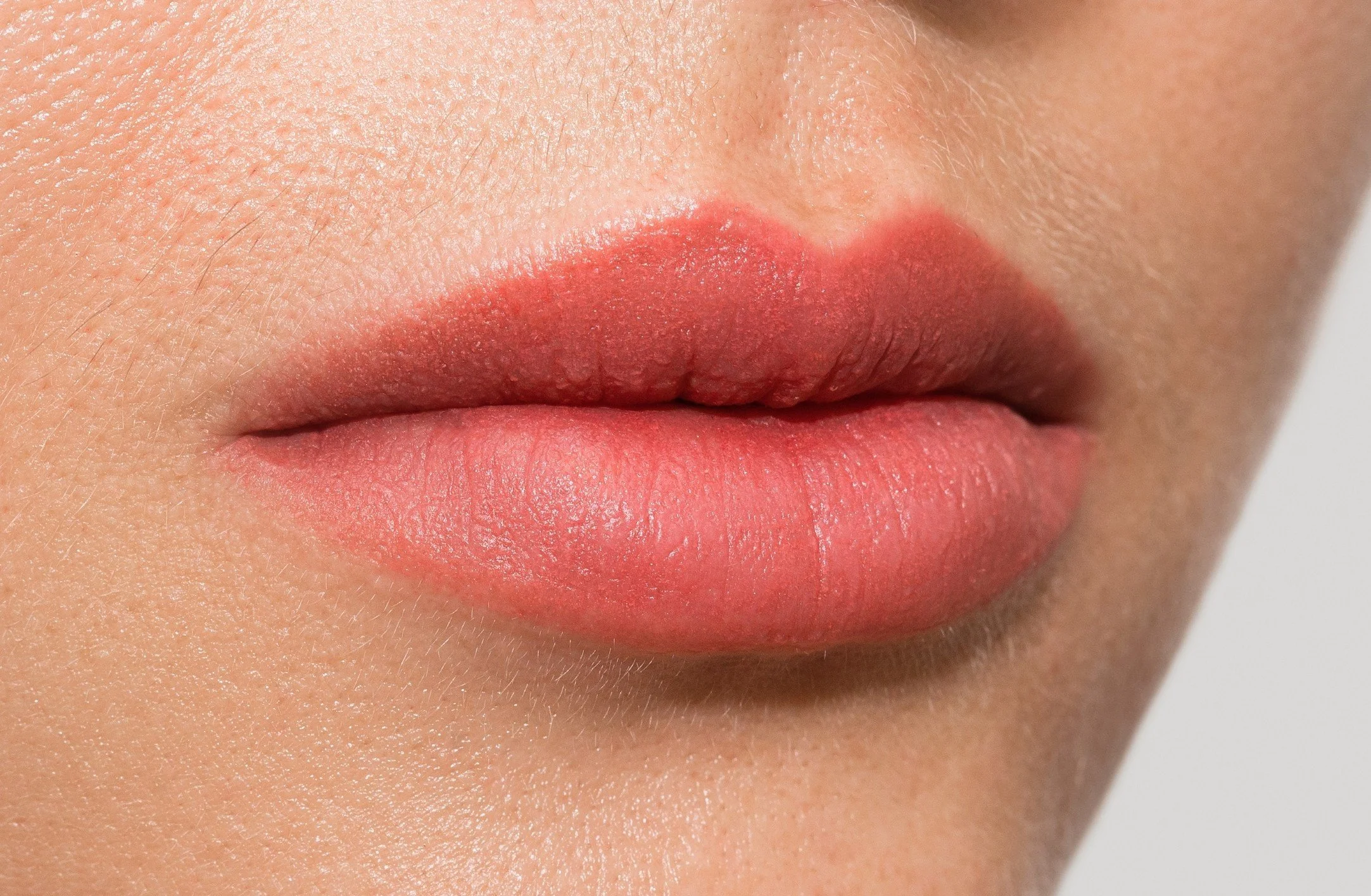Lips That Last: The Beauty of Permanent Lipliner and Lip Blush