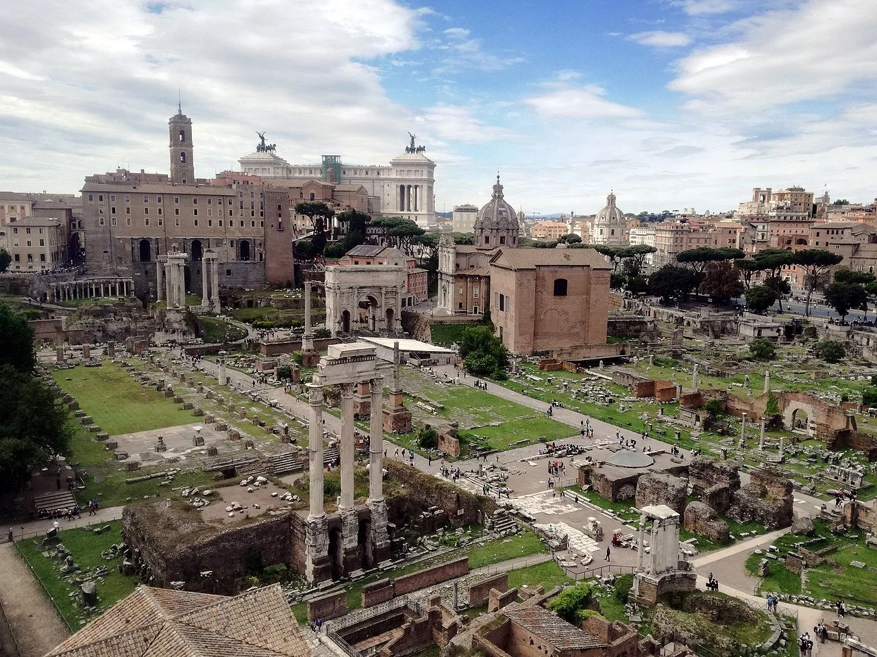 1280px-View_of_the_Imperial_Forums_(Rome).jpg