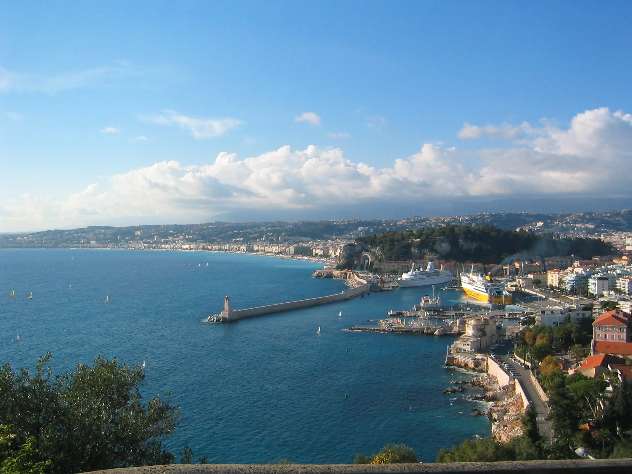 Port_Of_Nice,_Côte_d'Azur.jpg