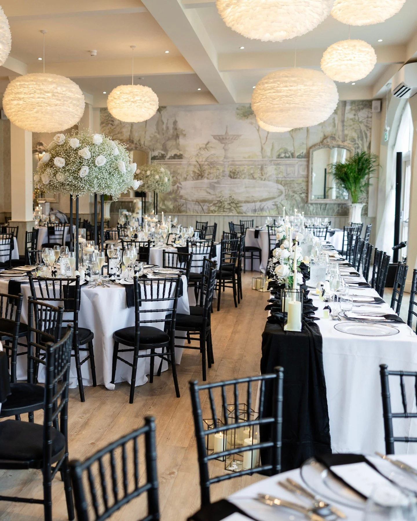 POV: You&rsquo;ve just found your dream monochrome wedding&hellip; and it&rsquo;s everything🤍🖤

A black-and-white palette never goes out of style. Clean, classic &amp; effortlessly elegant, it&rsquo;s a look that feels timeless &amp; sophisticated.