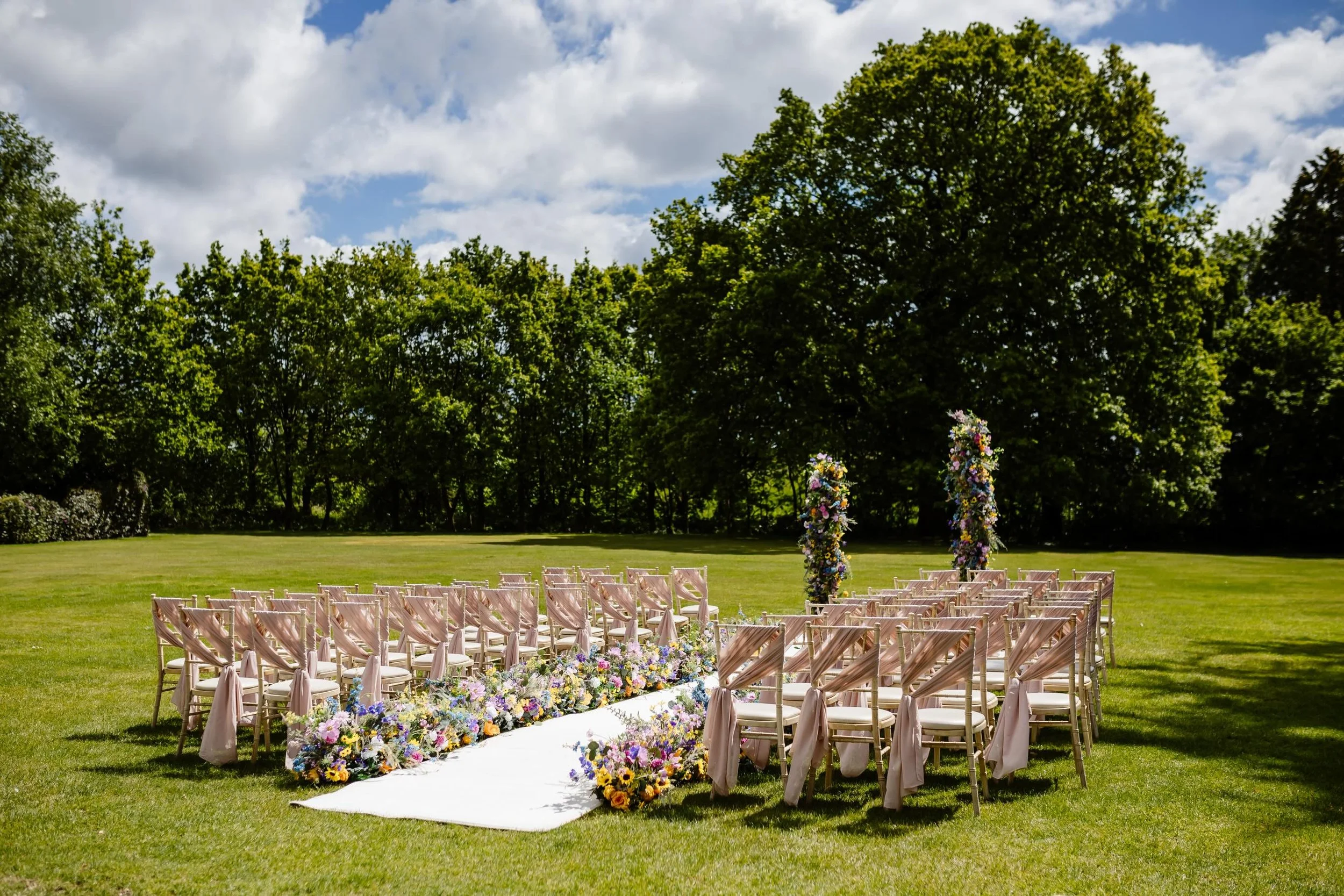 Are YOU planning an outdoor wedding..? ☀️

With the warmer weather finally here, we&rsquo;re getting ready for all of the beautiful Summer weddings ahead &amp; this colour palette is a huge trend for 2026/27 weddings &amp; we can see why ~ soft pinks