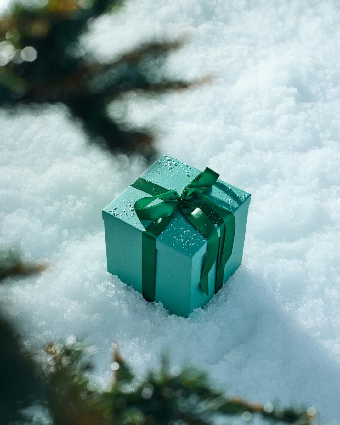 Imagine the joy on her face when she opens a beautifully wrapped box of skincare&mdash;thoughtfully curated just for her. 🎁

🎄This season, give a gift that feels personal, intentional, and truly meaningful. Whether you&rsquo;re selecting results-dr