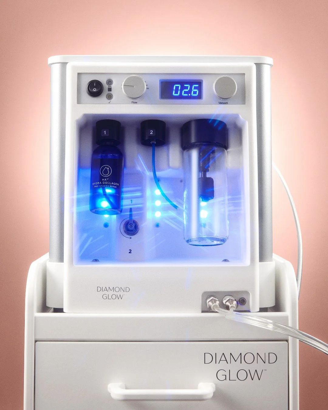 @DiamondGlow is known for its signature 3X1&trade; technology&mdash;simultaneously exfoliating, extracting, and infusing @SkinMedica Pro-Infusion Serums in one seamless treatment that delivers instant, luminous radiance.

With holiday gatherings appr