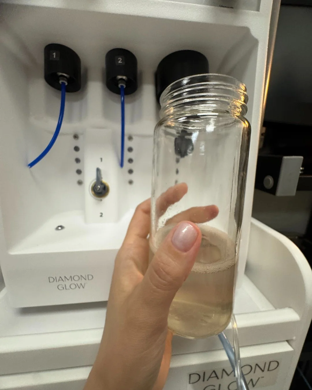 This is why results look different.

DiamondGlow&reg; doesn&rsquo;t just sit on the surface.

It exfoliates with a diamond tip, extracts with a vacuum, and infuses SkinMedica&reg; professional serums&mdash;removing buildup while delivering targeted t