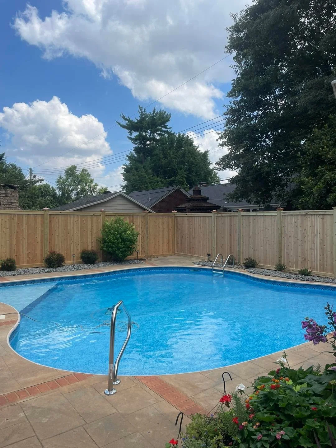 Pool.jpg