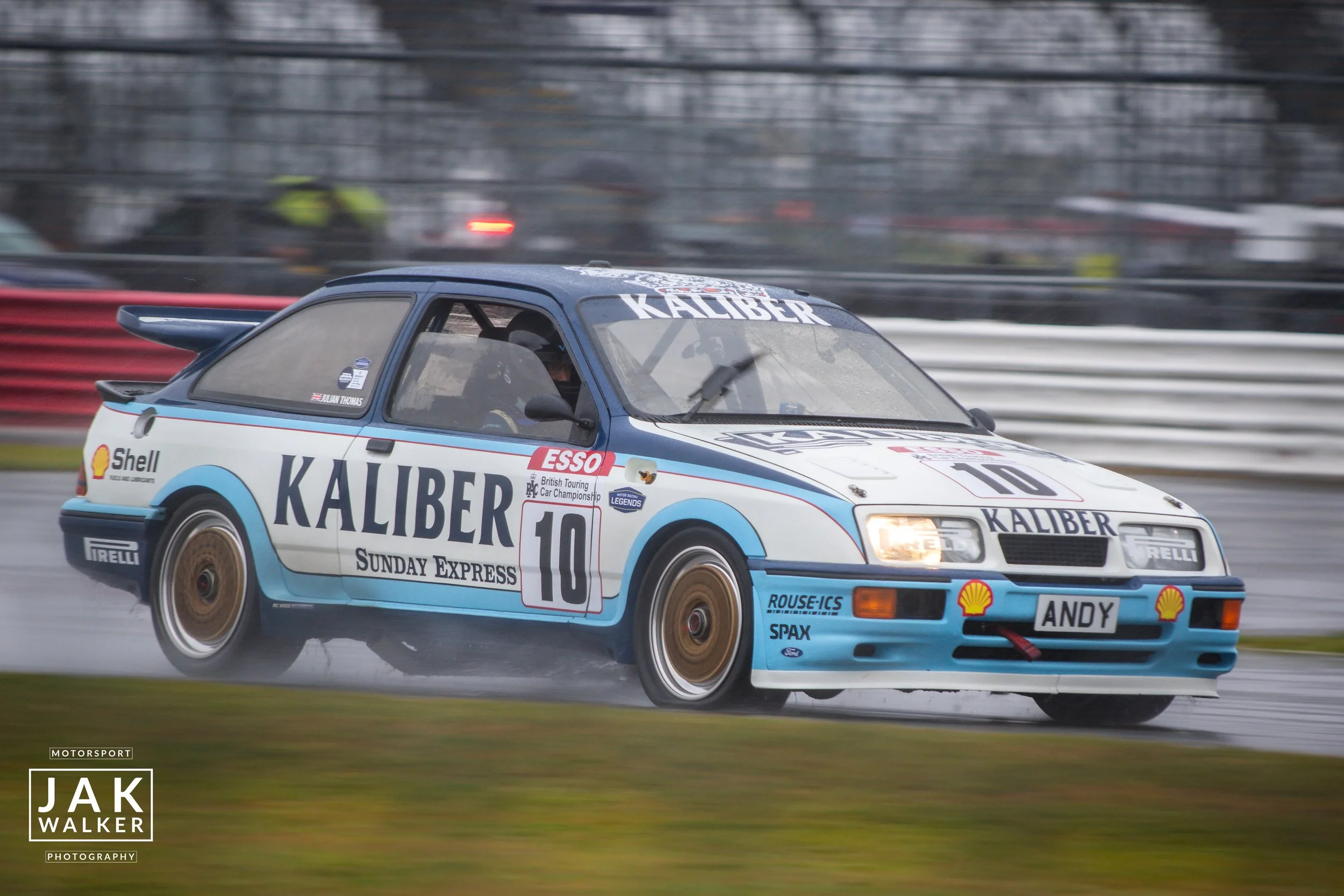 10 Julian Thomas , Ford Sierra COsworth RS500.jpg