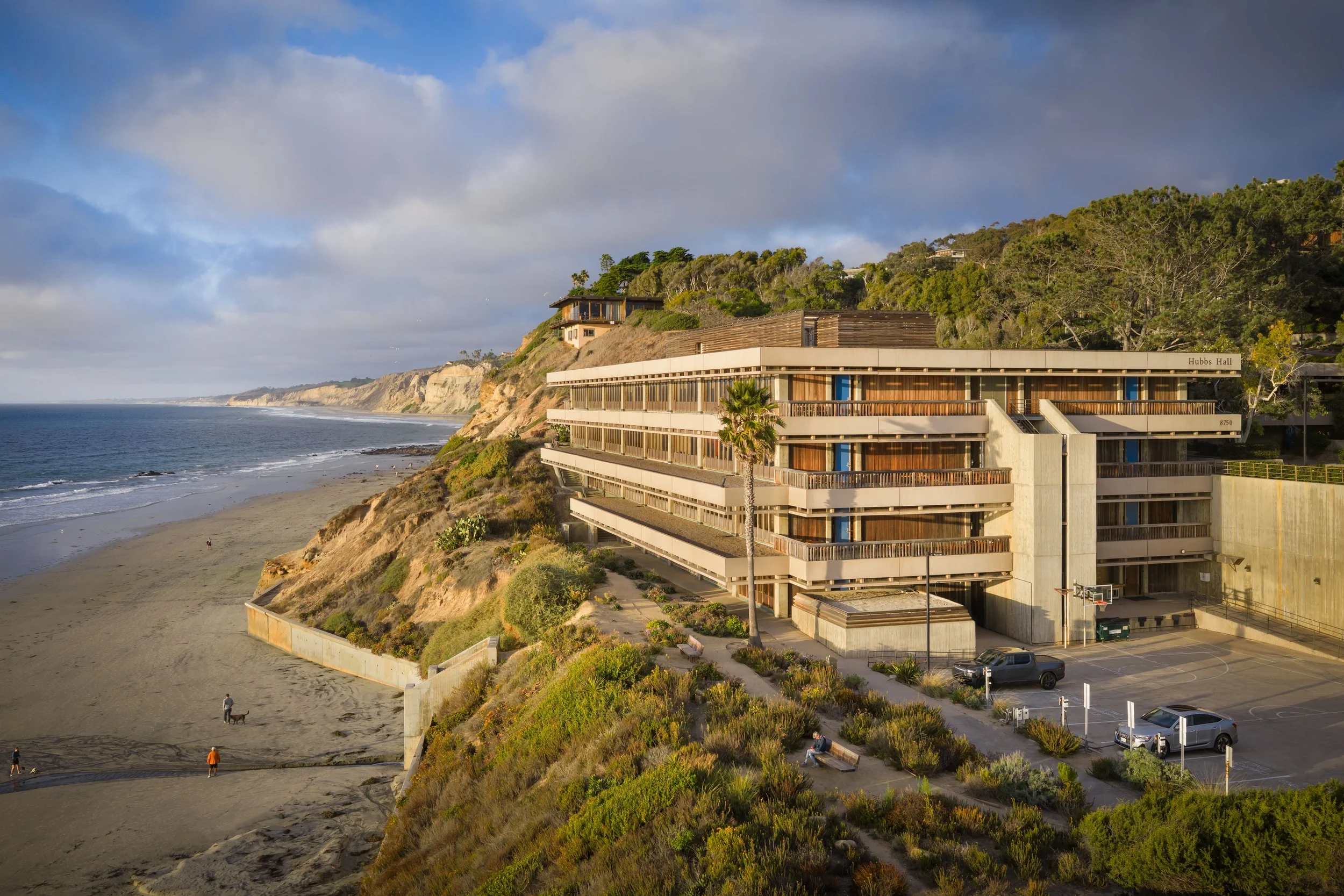 AlexNye_251023_UCSD_Hubbs_1335-1 sm.jpg