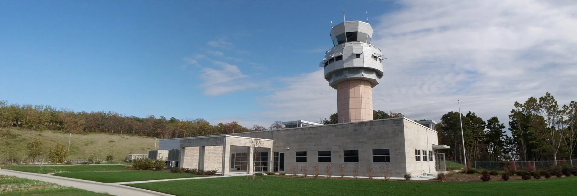 Wilkes-Barre/Scranton International Airport, Air Traffic Control Tower and TRACON