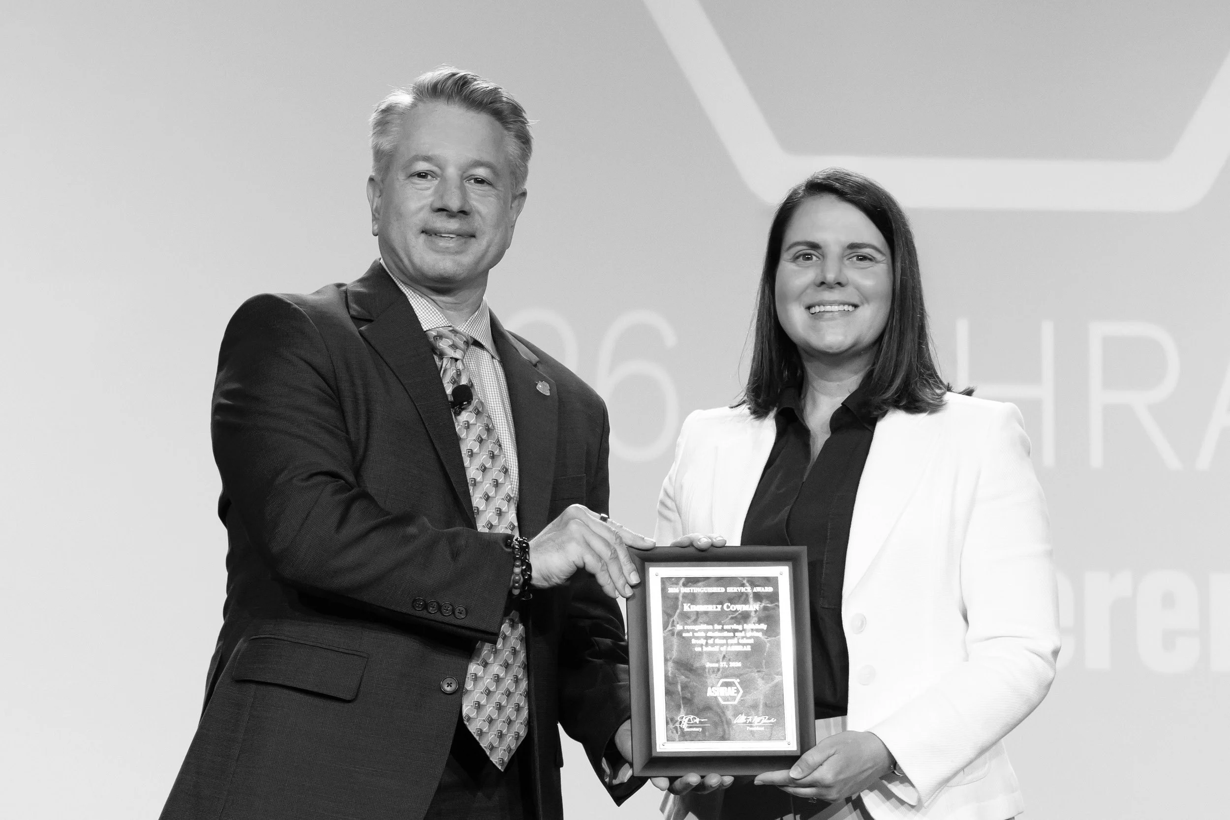 Kim Cowman receives ASHRAE Distinguished Service Award&nbsp;