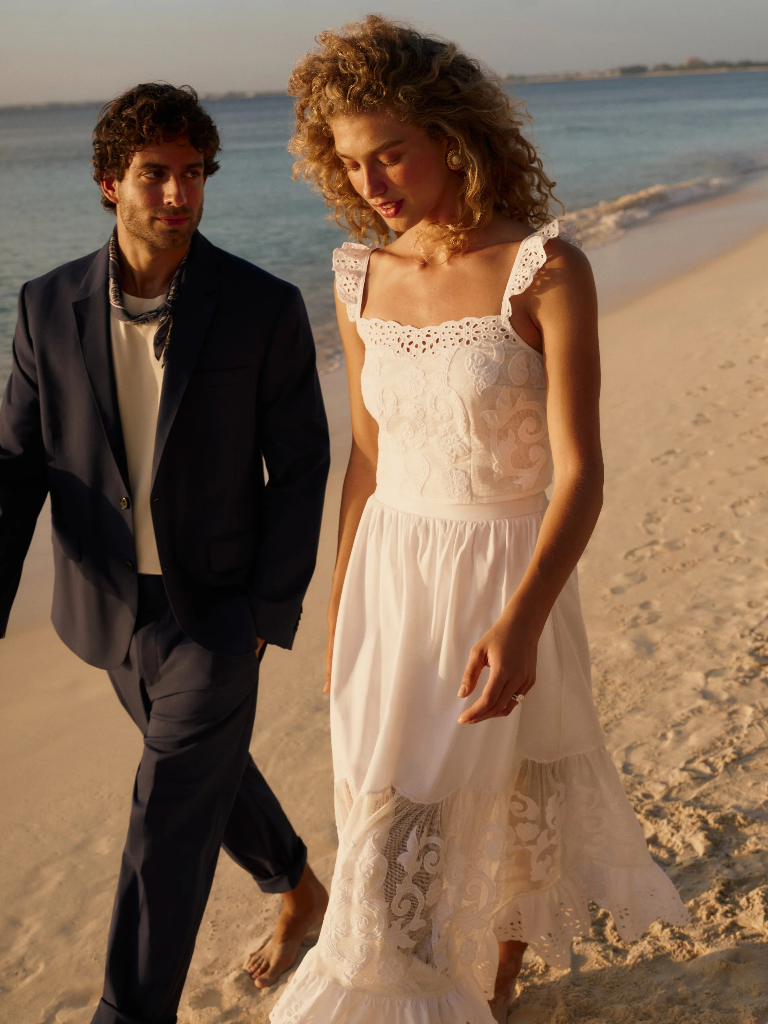ANF_SUMMER_1_2024_CAMPAIGN_WEDDING_SHOP_WEDDING_GUEST_WOMENS_D1_LOOK5_SUITS_MENS_D2_LOOK2_GROUP_015.jpeg