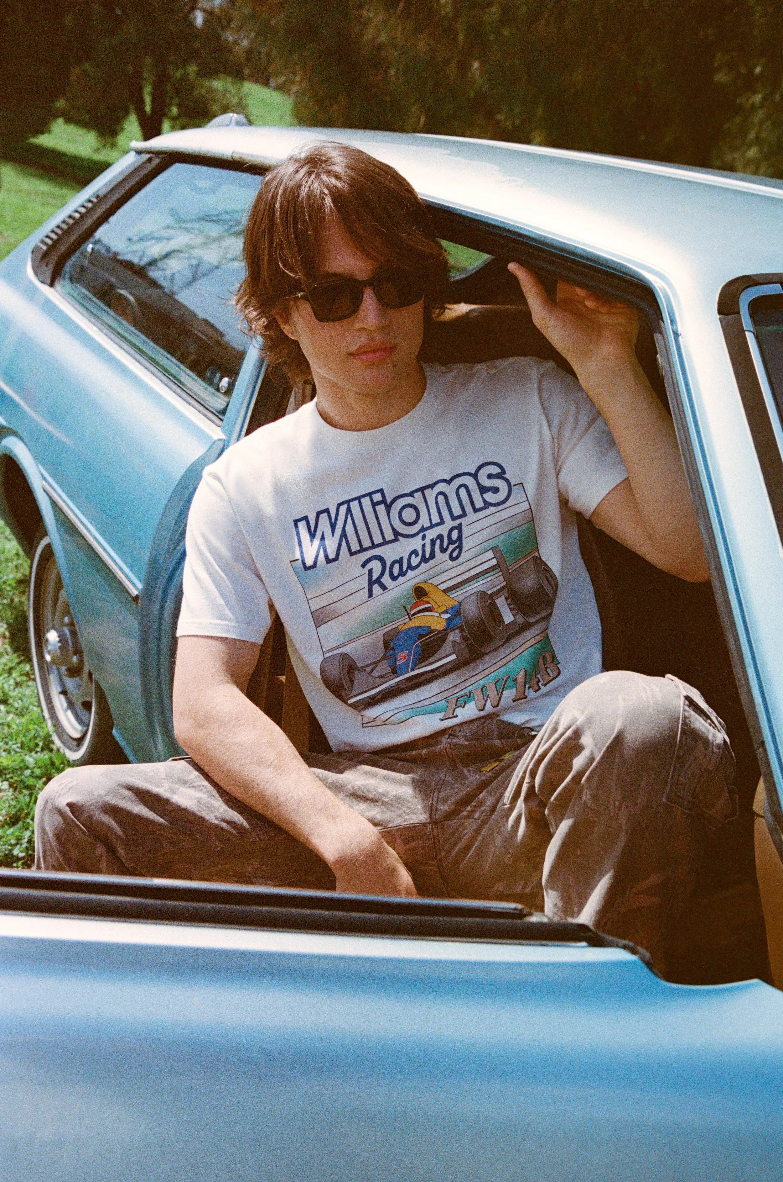 HOLLISTER_2024_SU_2_CAMPAIGN_CURRENT_ROTATION_MENS_D15_LOOK1_000112760005 (1).jpeg