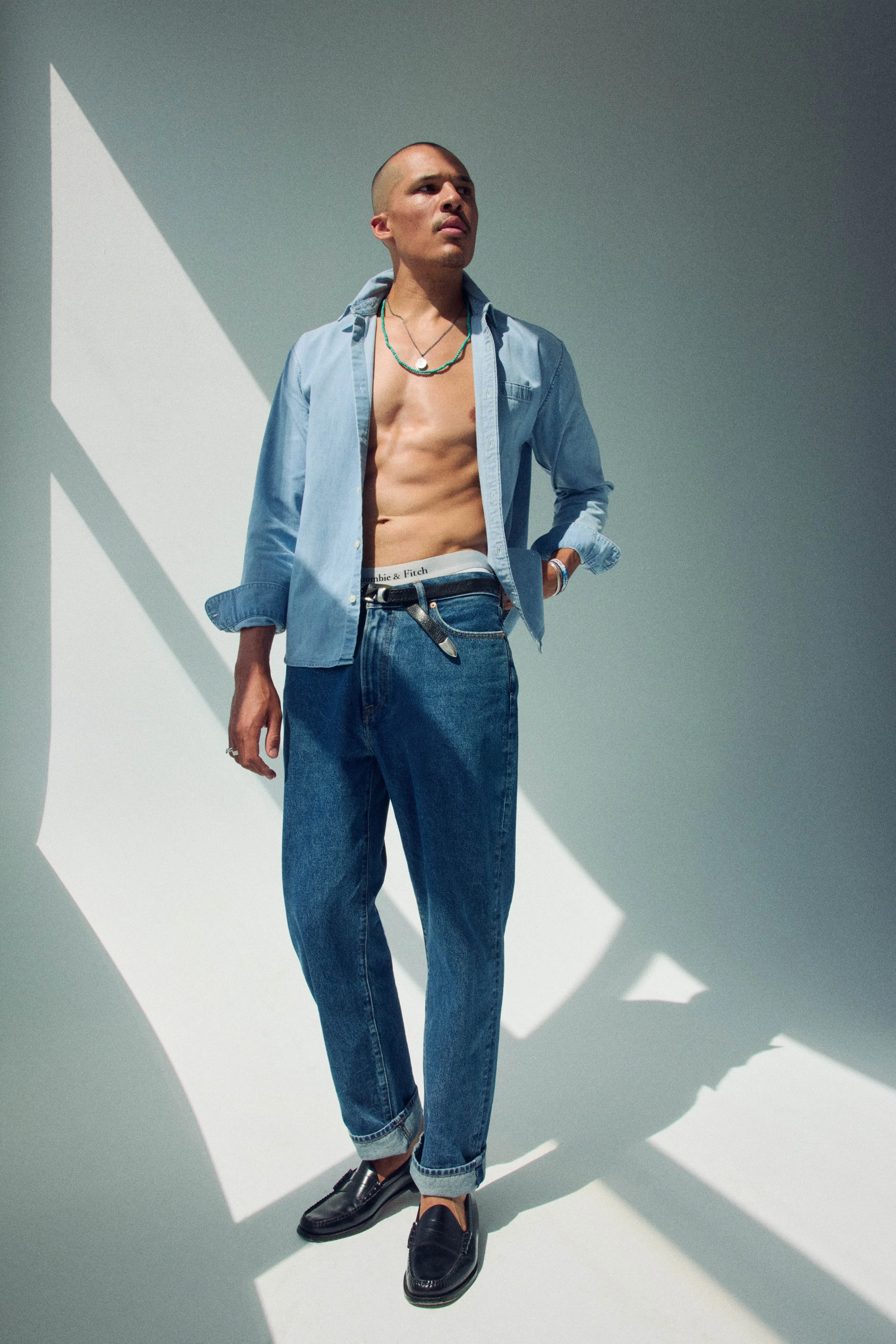 ANF_FALL_1_2025_CAMPAIGN_DENIM_MENS_D2_LOOK6_500136.jpeg