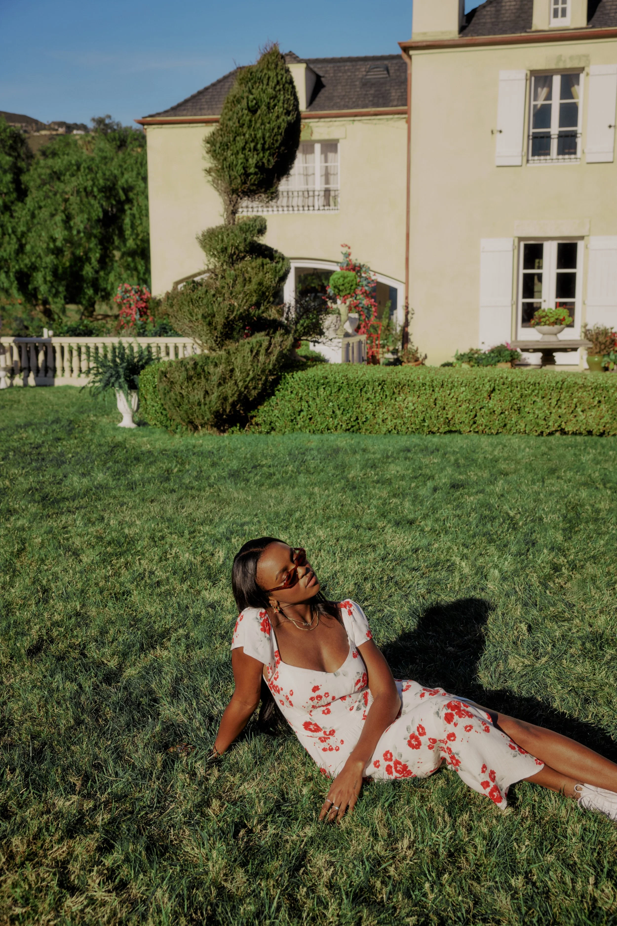HOLLISTER_2024_SUMMER_1_CAMPAIGN_DRESSES_WOMENS_D1_LOOK1_5828 (1).jpeg