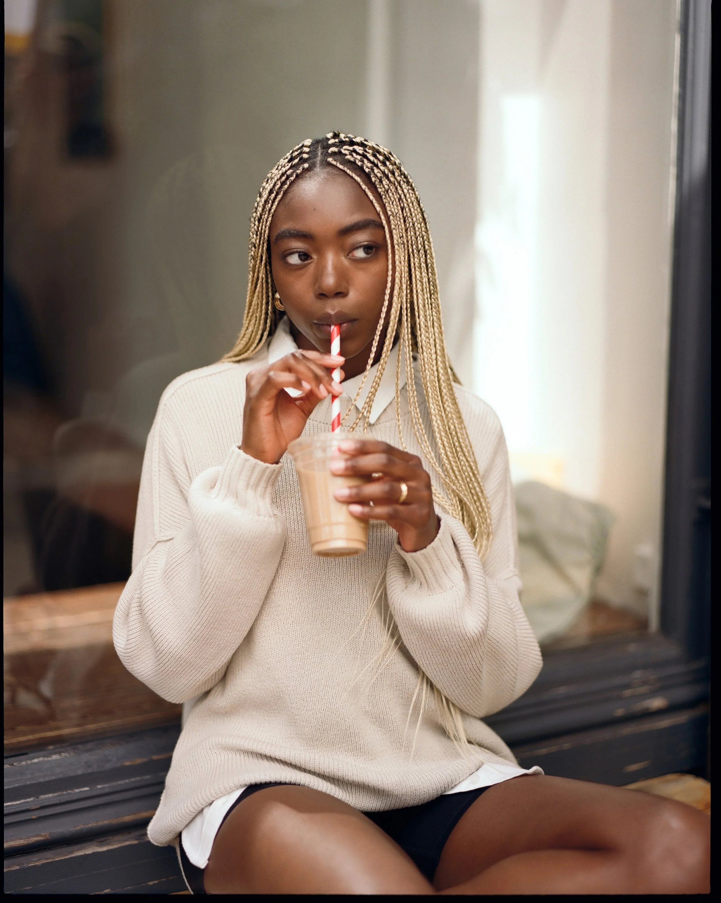 HOLLISTER_FALL_2024_2_EMEA_SWEATERS_WOMENS_D2_LOOK3_FILM_0008.jpeg