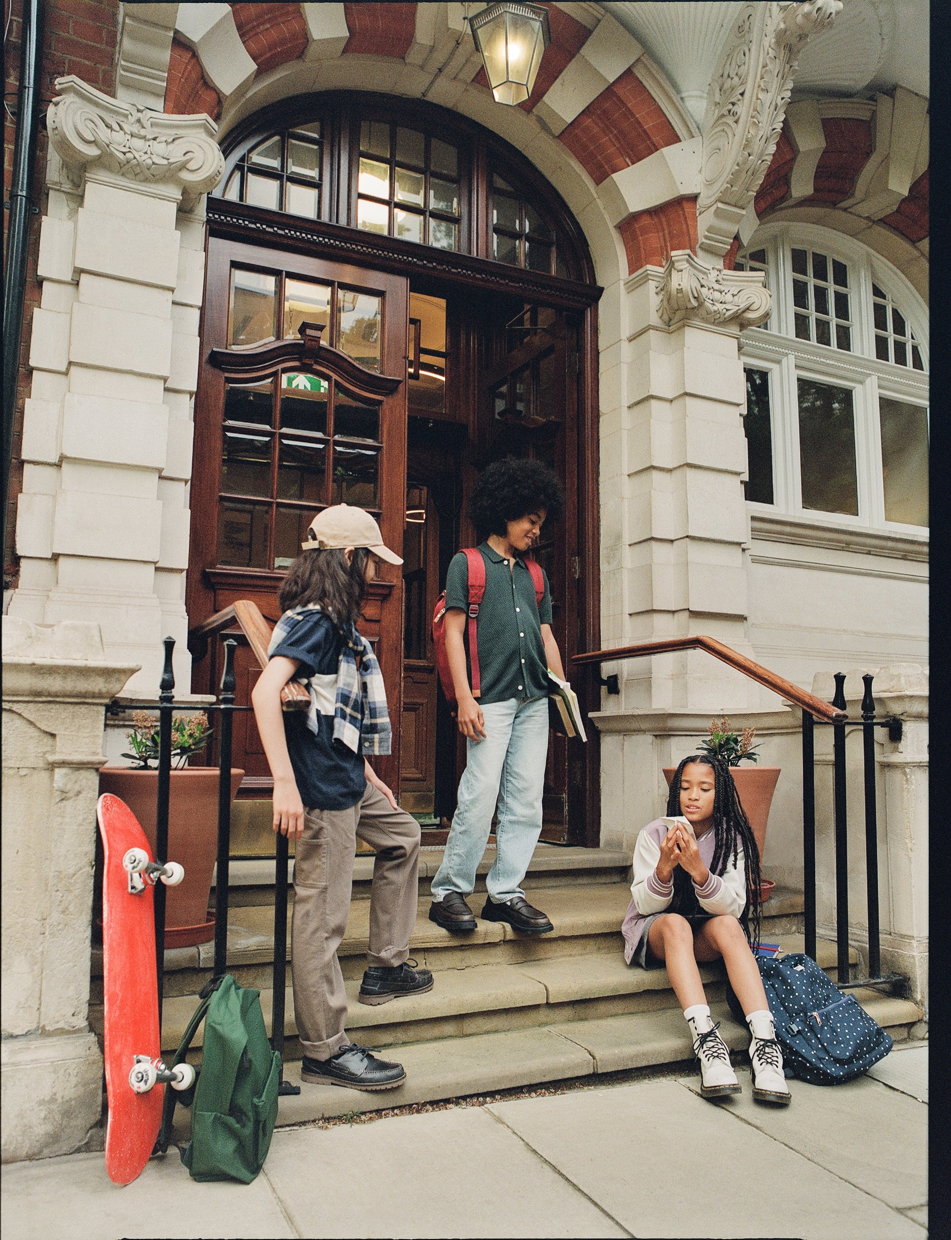 AFKIDS_BTS_1_2024_GIRLS_THE_COOLES T_FDOS_OUTFITS_GROUP1_FILM_000050490010.jpg