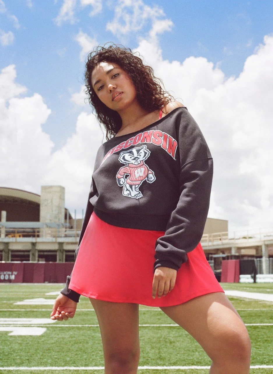 HOLLISTER_FALL_2024_FALL_2_GILLY_COLLEGIATE_WOMENS_D10_LOOK1_FILM_16800012-1280x1280.jpeg